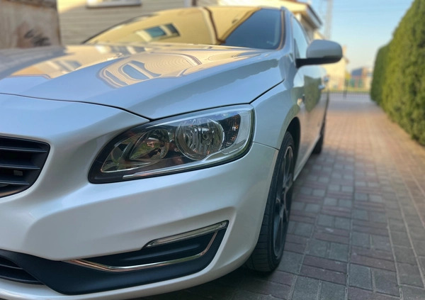 Volvo V60 cena 55000 przebieg: 192462, rok produkcji 2016 z Warszawa małe 172